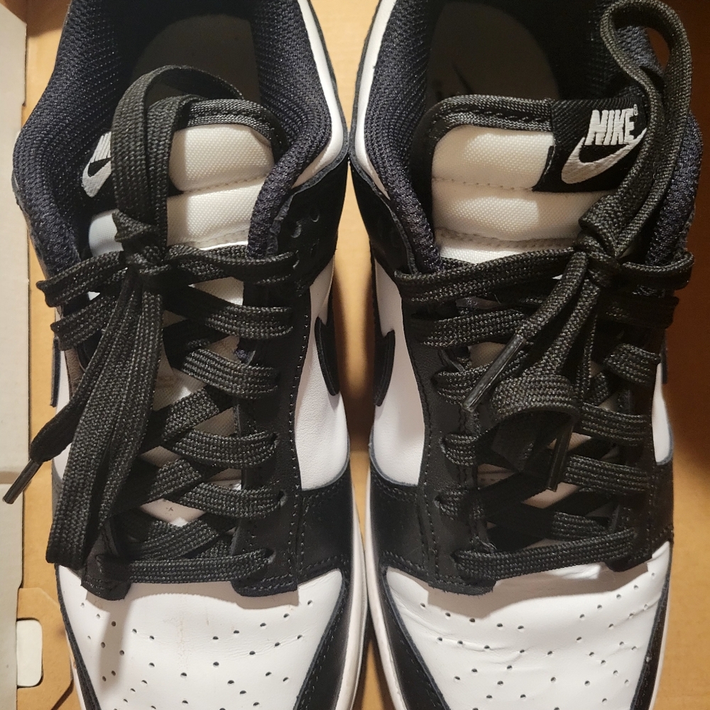 WOMEN'S NIKE DUNK LOW SNEAKER - Picture 6 of 7